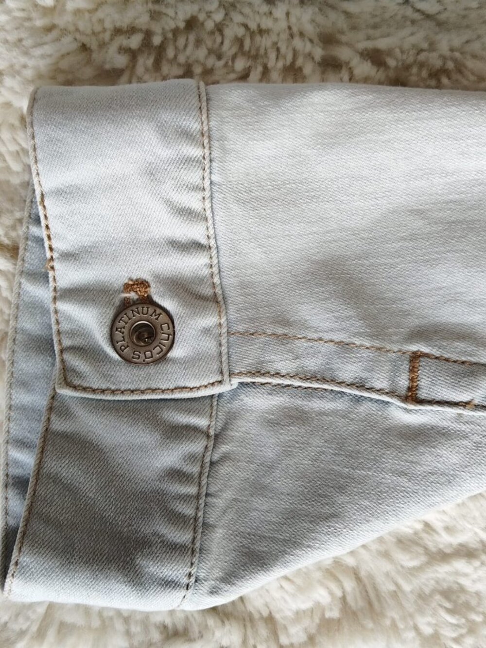 Chico's Platinum Light Wash Denim Jacket - Size 3 (Fits XL / 16) - Picture 9 of 13